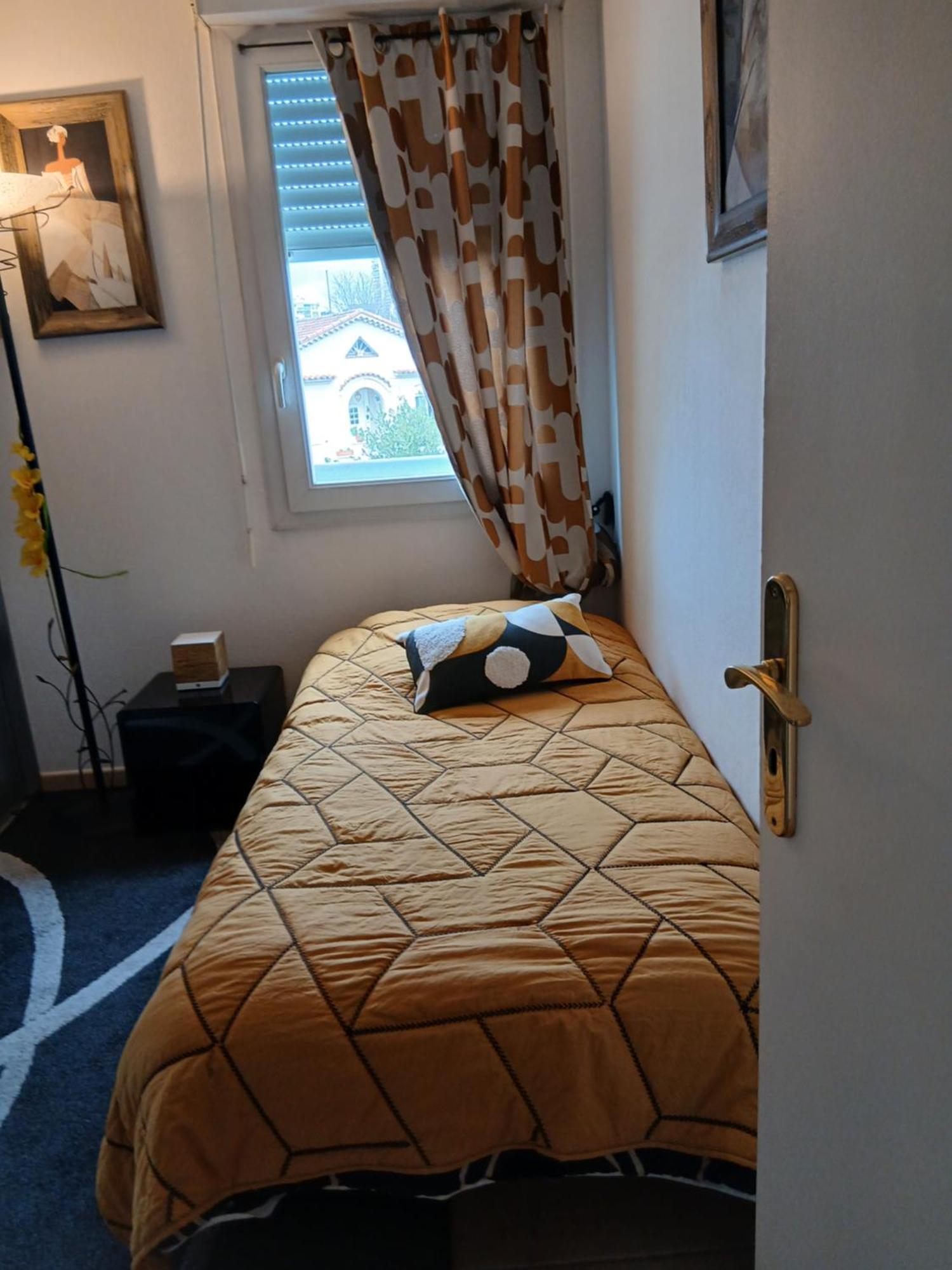 Location Chambre 2 Personnes Chez Angela Cannes Phòng bức ảnh